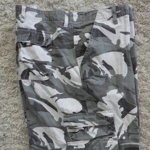 Wrangler  Camouflage Cargo Men's Shorts Size 52 Pockets Outdoors Hunting Fishing